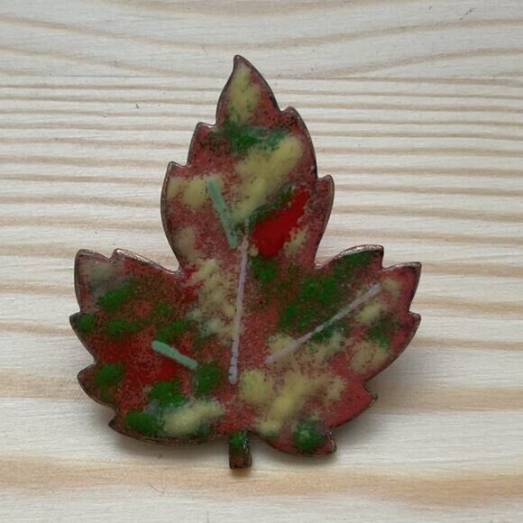 Vintage Maple Leaf Enamel Pin Brooch Red Green Yellow Metal - Picture 1 of 4